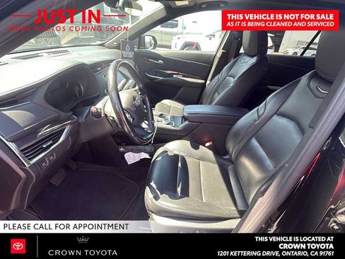 Used 2023 Cadillac XT4 Luxury w/ Cold Weather Package FWD image 3