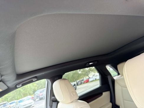 Used 2019 Cadillac XT5 Luxury image 32