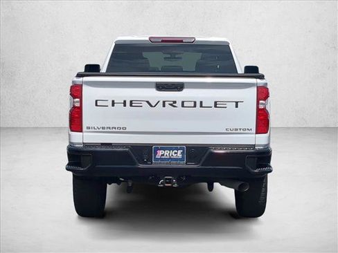 Used 2023 Chevrolet Silverado 2500 Custom w/ Custom Convenience Package RWD image 7