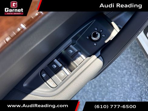 Used 2023 Audi Q5 2.0T Premium w/ Convenience Package AWD/4WD image 11