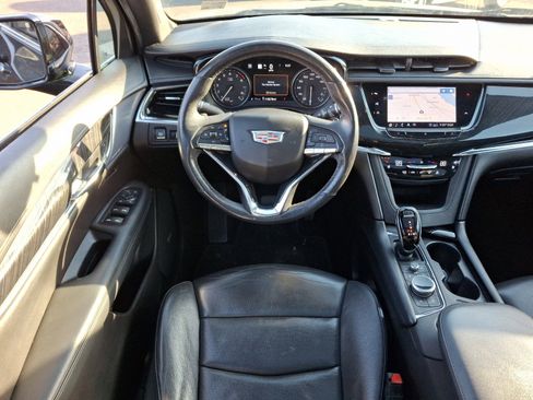 Used 2020 Cadillac XT6 Premium Luxury image 12