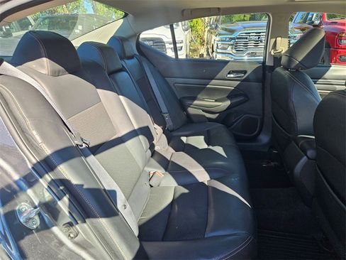 Used 2021 Nissan Altima 2.5 SR w/ SR Premium Package image 15