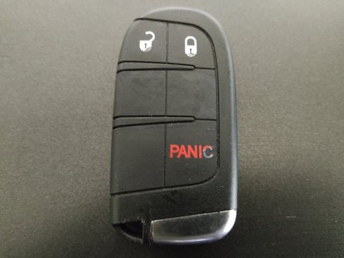 Used 2019 Dodge Journey SE FWD image 32