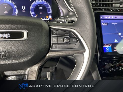 Used 2023 Jeep Grand Cherokee Limited image 25