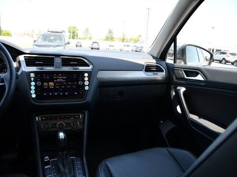Used 2021 Volkswagen Tiguan SE w/ Panoramic Sunroof Package FWD image 24