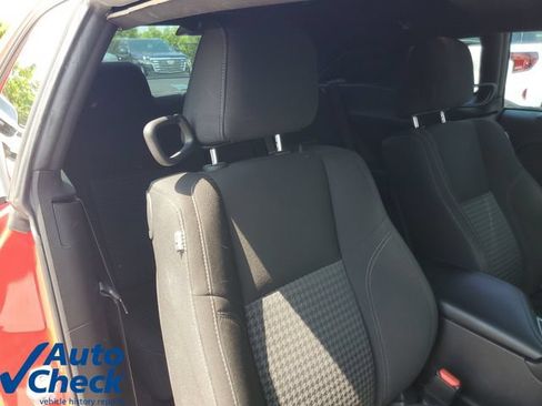 Used 2022 Dodge Challenger SXT RWD image 13