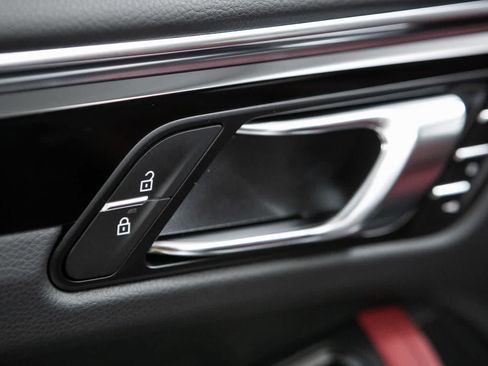 New 2026 Porsche Macan AWD/4WD image 25