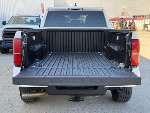 Used 2024 Toyota Tacoma TRD Sport image 31