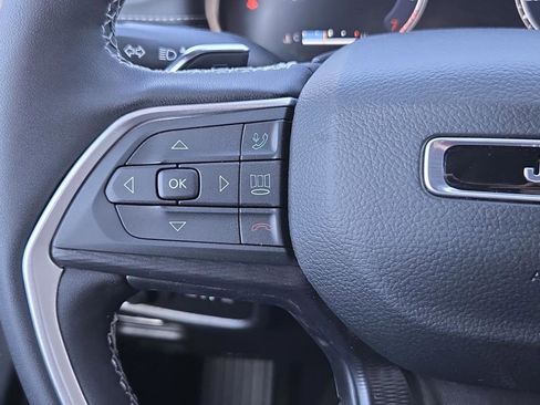 New 2025 Jeep Grand Cherokee L Laredo w/ Luxury Tech Group I RWD image 24