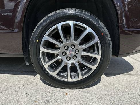 Certified 2021 GMC Acadia Denali w/ Denali Technology Package image 19