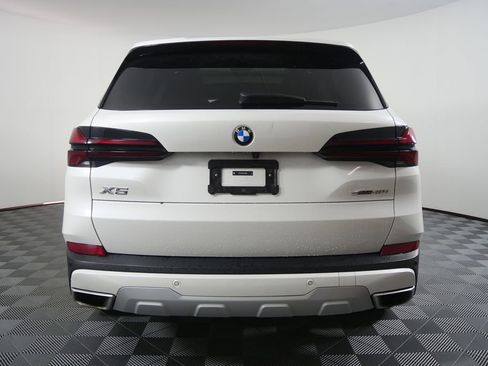 Used 2024 BMW X5 sDrive40i image 4