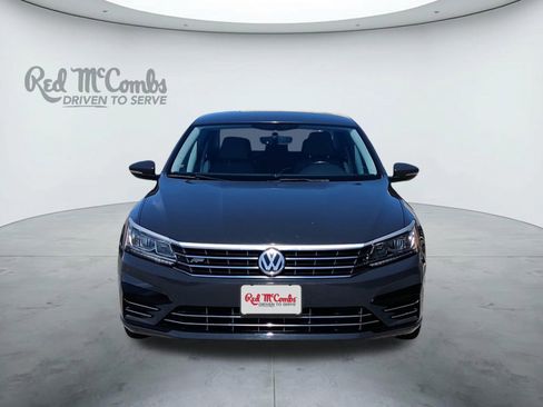 Used 2018 Volkswagen Passat 2.0T R-Line image 8