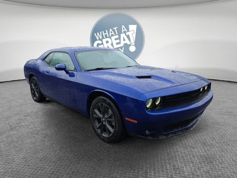 Used 2022 Dodge Challenger SXT w/ Driver Convenience Group AWD/4WD image 1