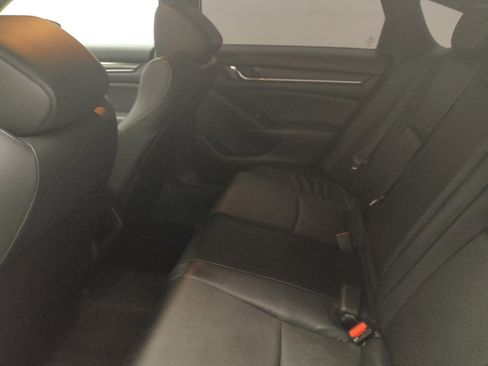 Used 2018 Honda Accord Sport image 18