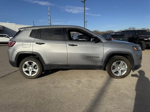 Used 2023 Jeep Compass Sport image 3