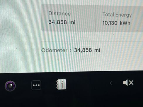 Used 2023 Tesla Model Y Performance image 13