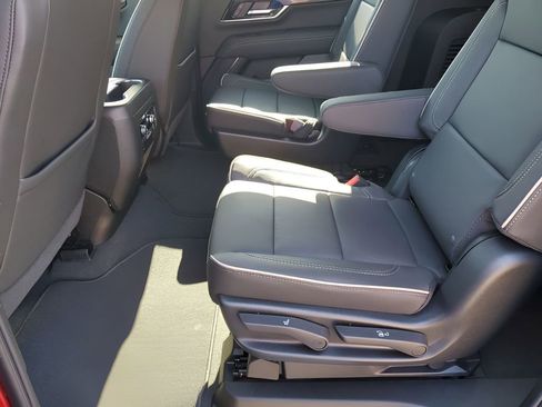 New 2026 GMC Yukon XL Elevation image 21