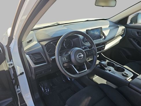 Used 2024 Nissan Rogue S AWD/4WD image 19