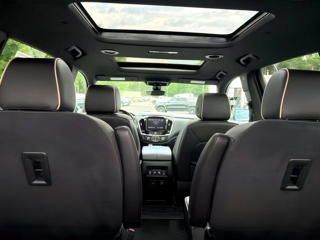 Used 2023 Chevrolet Traverse Premier AWD/4WD image 23