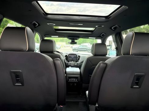 Used 2023 Chevrolet Traverse Premier AWD/4WD image 23