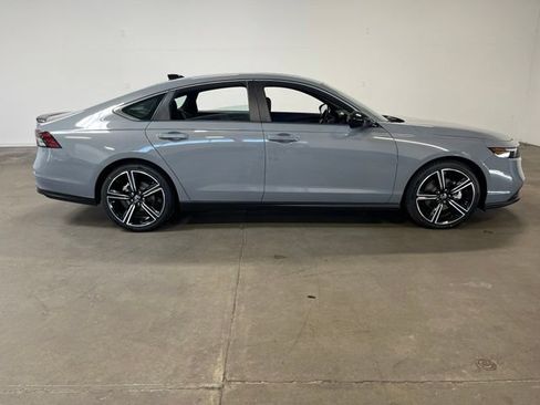 Used 2024 Honda Accord Sport image 2