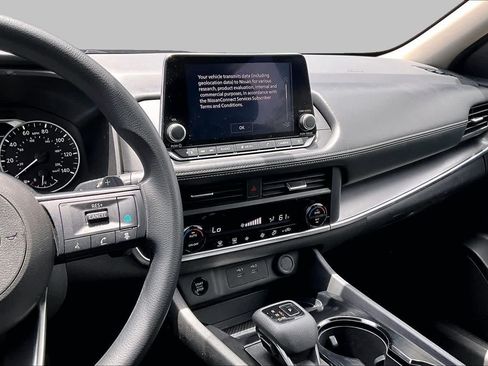 Certified 2024 Nissan Rogue SV FWD image 7