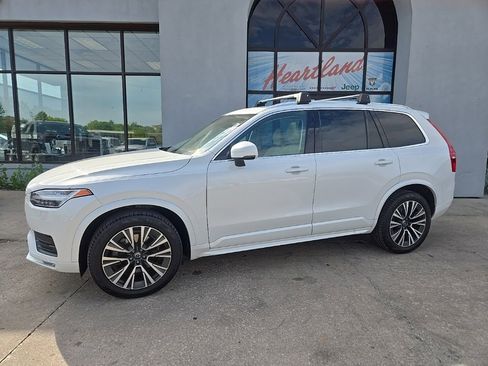 Used 2021 Volvo XC90 T6 Momentum image 4