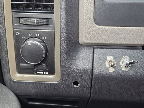 Used 2011 RAM 3500 ST w/ ST Decor Group AWD/4WD image 20