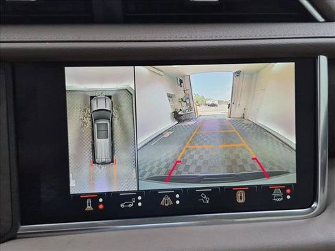 Used 2024 GMC Yukon XL Denali w/ Advanced Technology Package AWD/4WD image 14