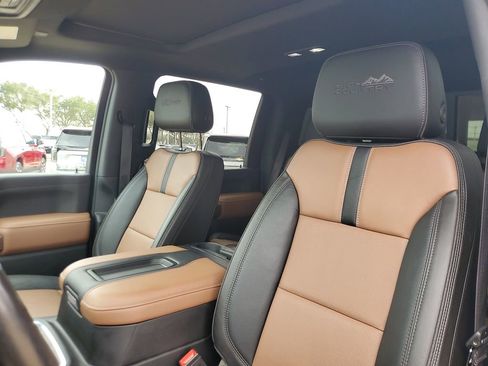 Used 2020 Chevrolet Silverado 3500 High Country w/ Z71 Off-Road Package image 16