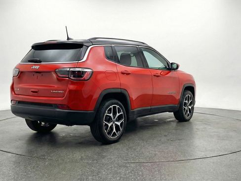 Used 2025 Jeep Compass Limited image 7