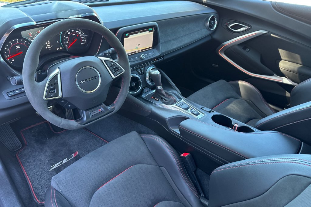 Used 2018 Chevrolet Camaro ZL1 RWD image 14