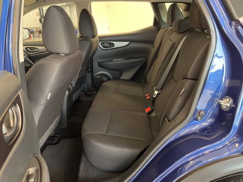 Used 2022 Nissan Rogue Sport S image 29