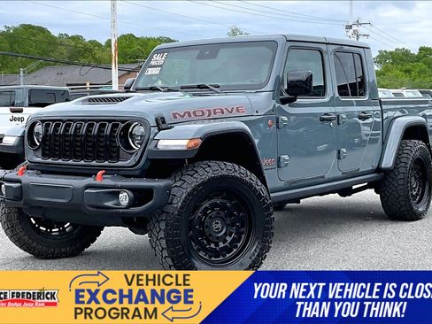 Used 2025 Jeep Gladiator Mojave AWD/4WD image 3