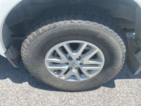 Used 2019 Nissan Frontier SV w/ Value Truck Package RWD image 9