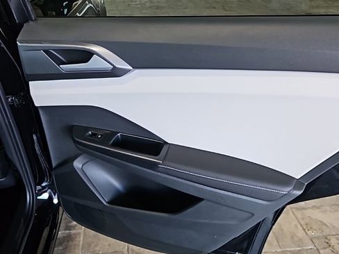 New 2026 Volkswagen Taos SEL image 15