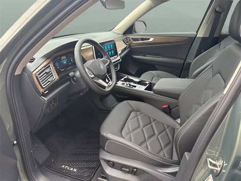 New 2026 Volkswagen Atlas SE image 14