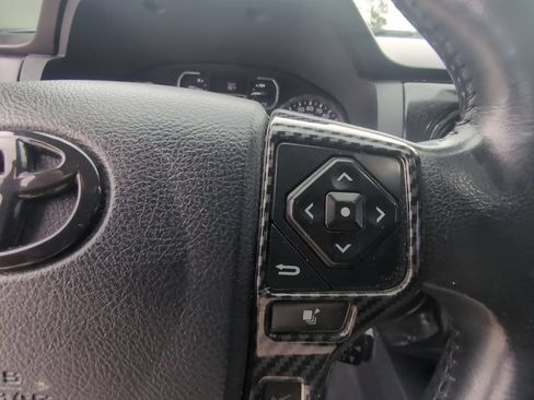 Used 2018 Toyota Tundra Limited w/ Limited Premium Package AWD/4WD image 17