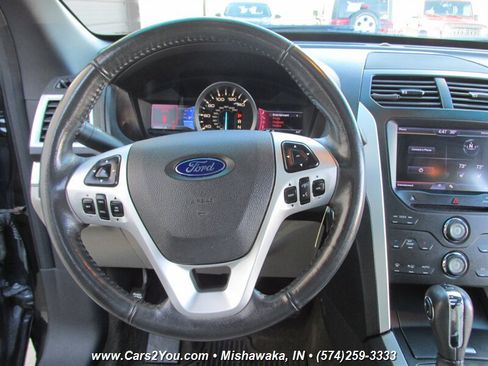 Used 2013 Ford Explorer XLT AWD/4WD image 26
