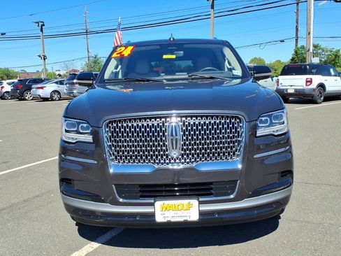 Used 2024 Lincoln Navigator L Reserve AWD/4WD image 2