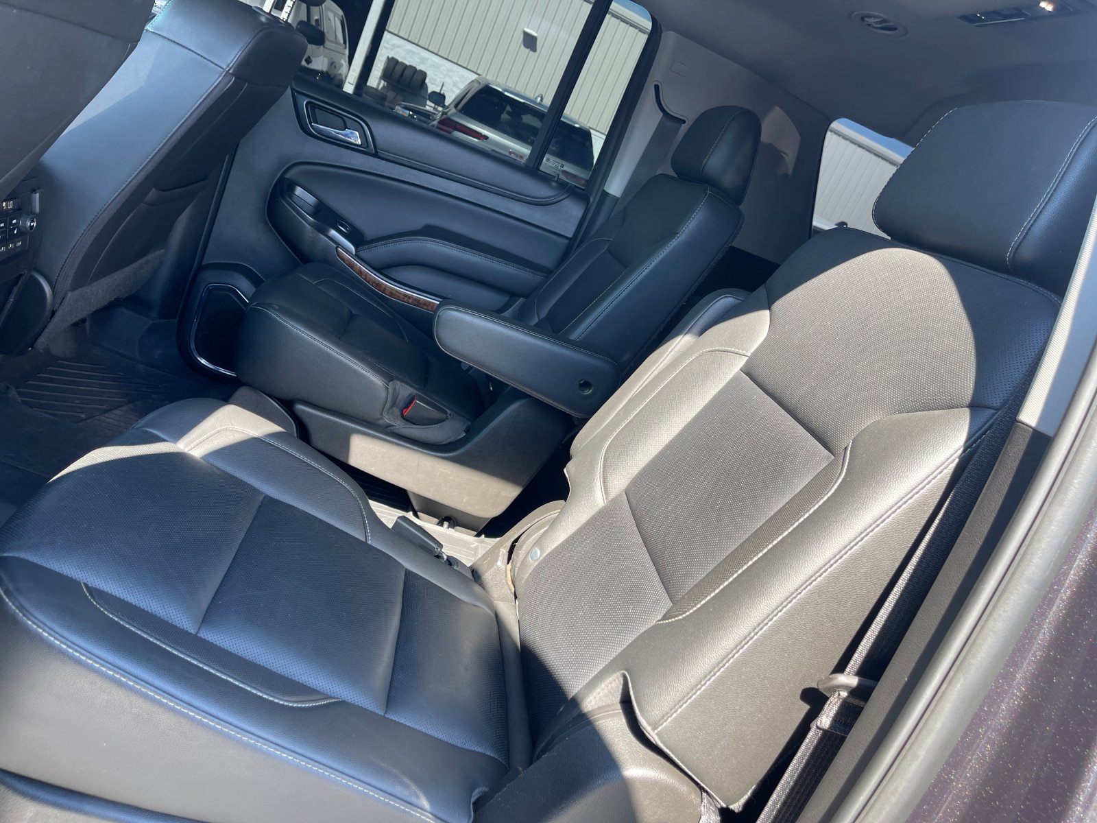 Used 2018 Chevrolet Suburban Premier AWD/4WD image 14