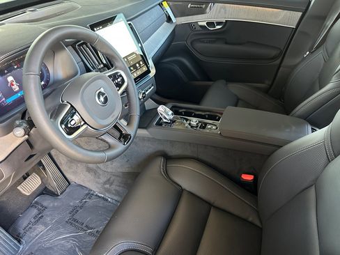 New 2025 Volvo XC90 B6 Ultra w/ Protection Package Premier image 8