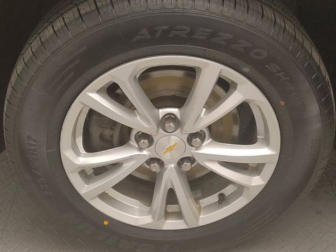 Used 2017 Chevrolet Equinox LT image 31