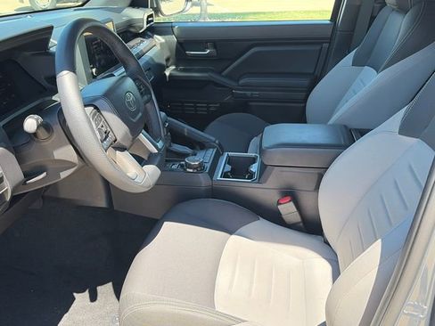Used 2025 Toyota Tacoma TRD Sport image 17
