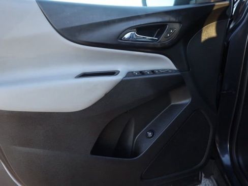 Certified 2022 Chevrolet Equinox LT w/ Driver Convenience Package image 23