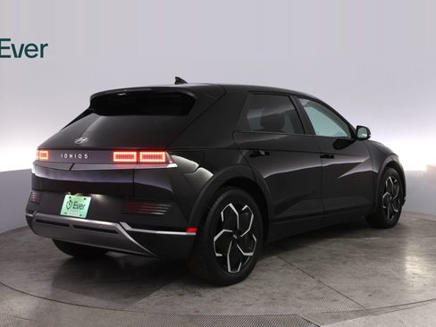 Used 2024 Hyundai Ioniq 5 SEL RWD image 3