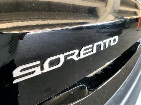 Used 2025 Kia Sorento EX w/ EX Panoramic Sunroof Package image 9