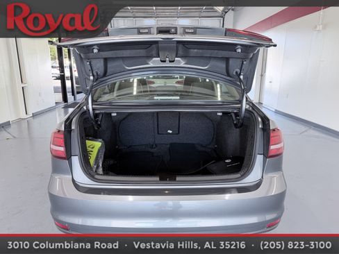 Used 2017 Volkswagen Jetta SEL FWD image 17