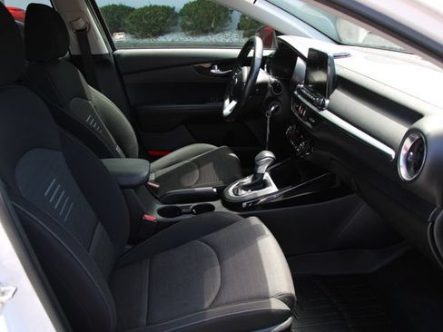 Used 2019 Kia Forte S w/ S Premium Package FWD image 30