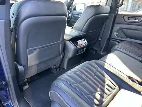 Used 2025 Nissan Armada PRO-4X image 19